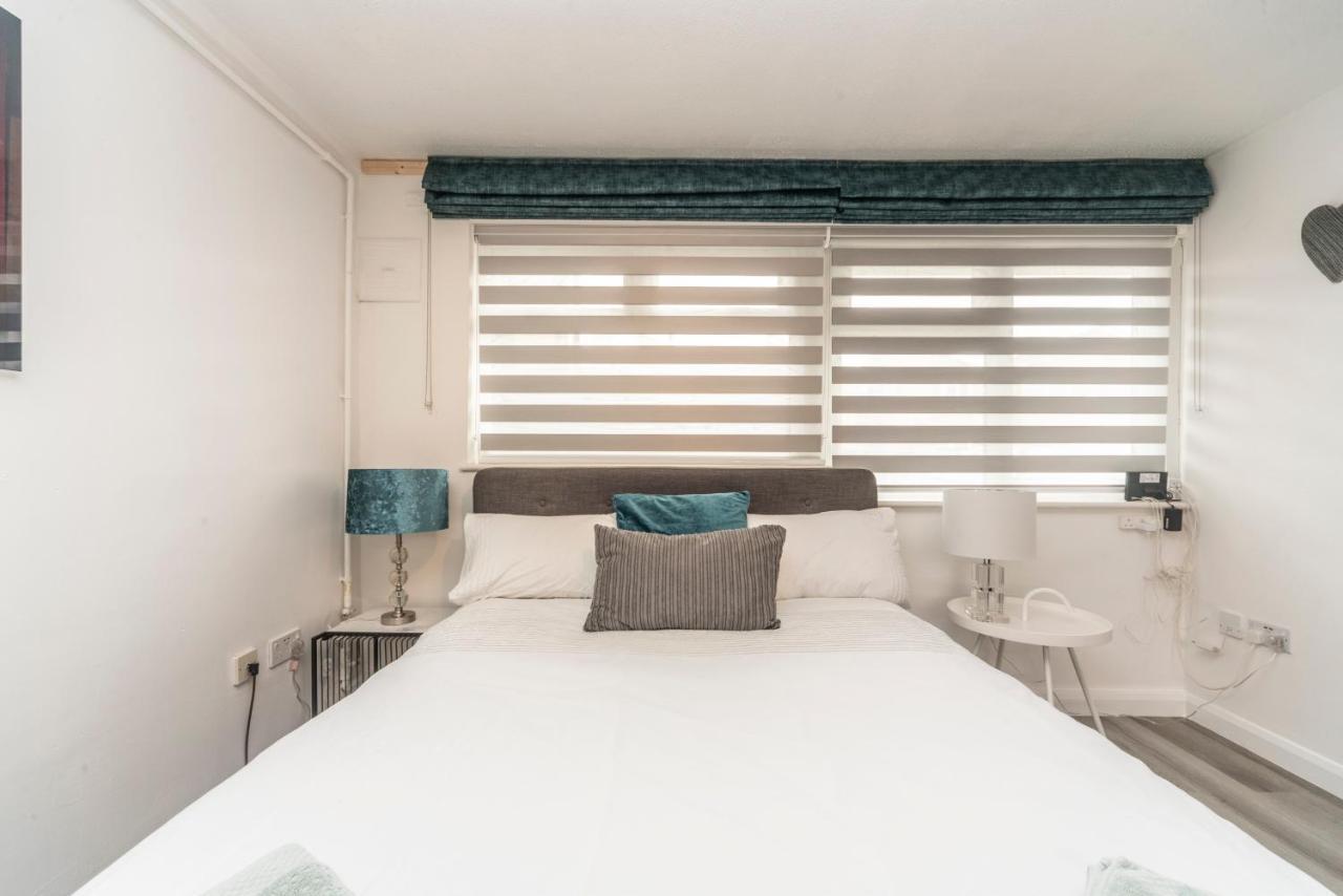 10 Boutique Studio Apartment Near Tube - Quiet Location Little Missenden Bagian luar foto