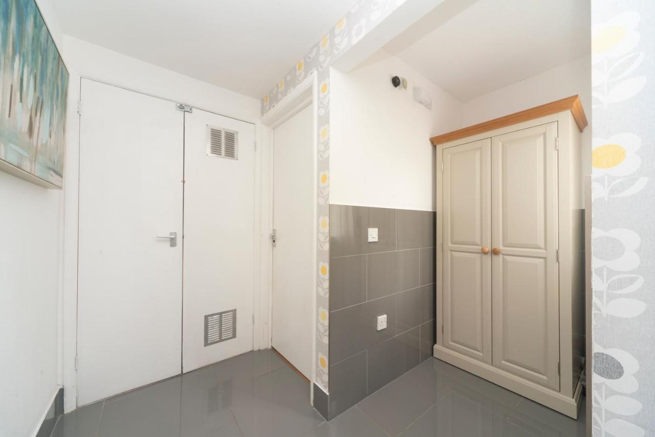 10 Boutique Studio Apartment Near Tube - Quiet Location Little Missenden Bagian luar foto