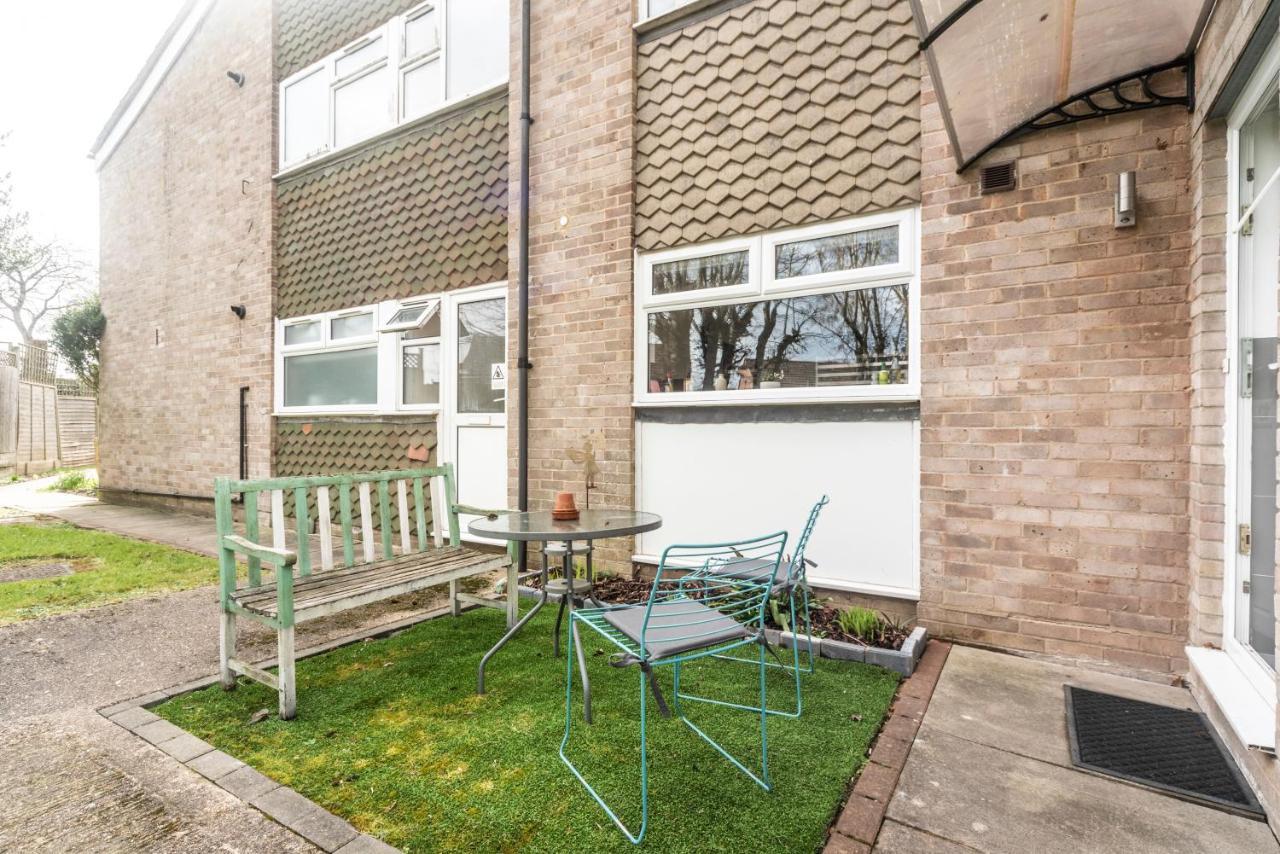 10 Boutique Studio Apartment Near Tube - Quiet Location Little Missenden Bagian luar foto